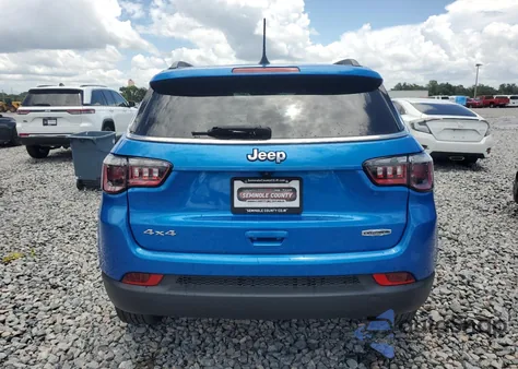 2022 Jeep Compass Latitude Lux z USA, uszkodzony, nr VIN 3C4NJDFB8NT187162